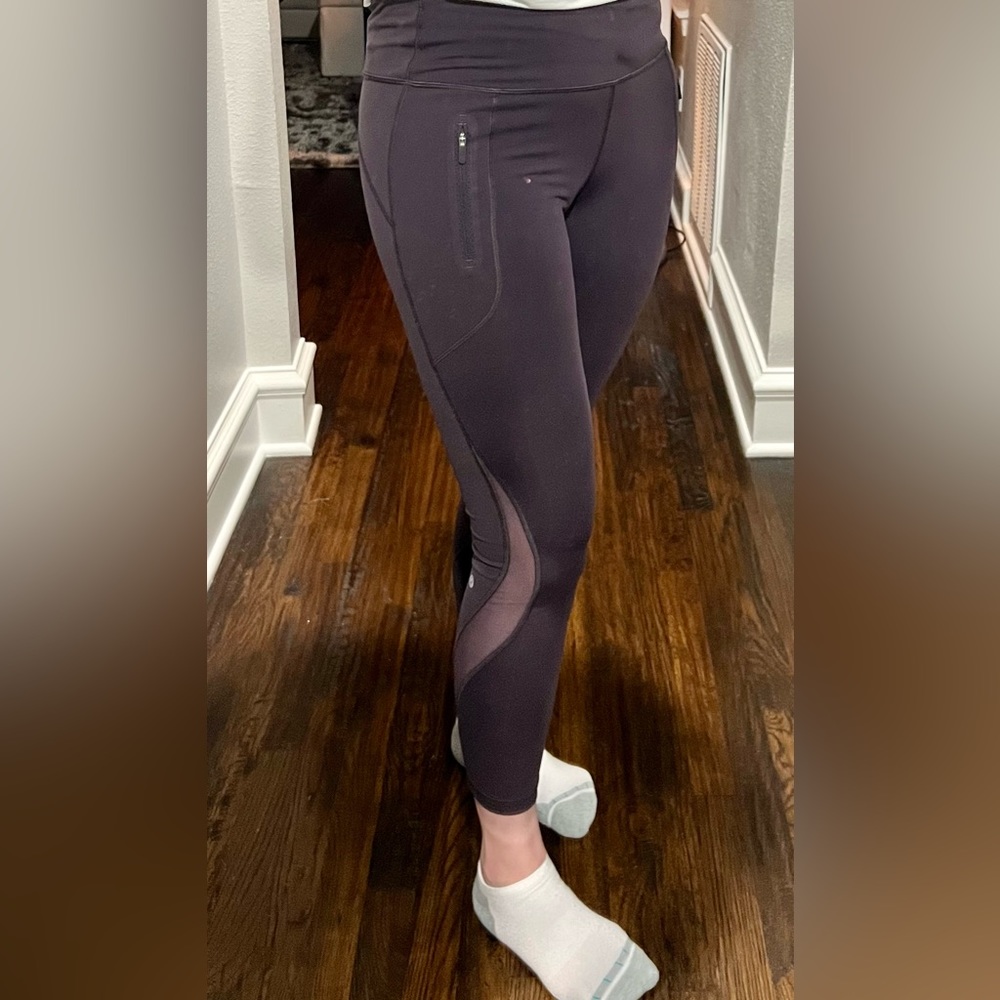 💎LULULEMON Leggings💎 Purple . Size women’s 10 like new - worn once!!